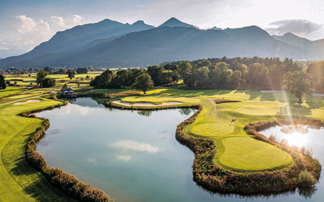 Das Achental: Golfgl&uuml;ck mit Seeblick