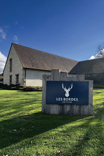 Les Bordes Golf Club: Neues Geschäftsmodell: Golfclub und Puff in einem? (l.)